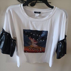 Vivid Black / White Ruffled Pleather T-Shirt Woman Vintage face / Pearls XL